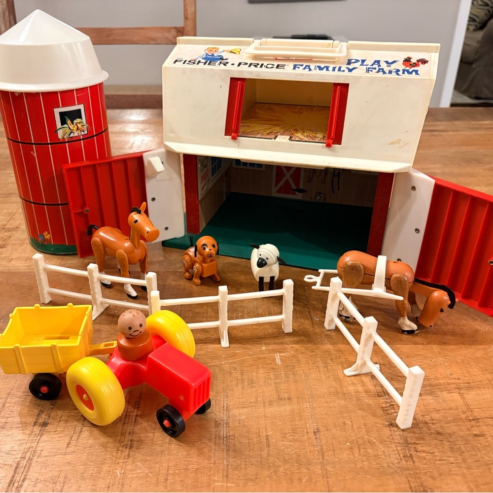 Vintage 1967 Fisher Price Play Family Farm with Animals and Silo Door still MOOs